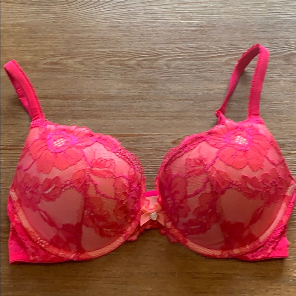 Victoria’s Secret Body by Victoria push up bra